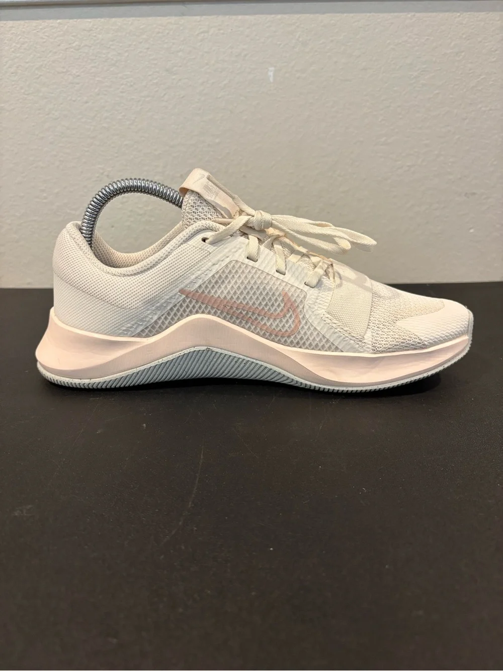 Nike MC Trainer 2 Sneaker Women’s Size 8 Ivory/Pink/Rose Shoes DM0824-104 - Picture 2 of 9